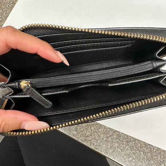 Michael kors wallet - Picture 3 of 3